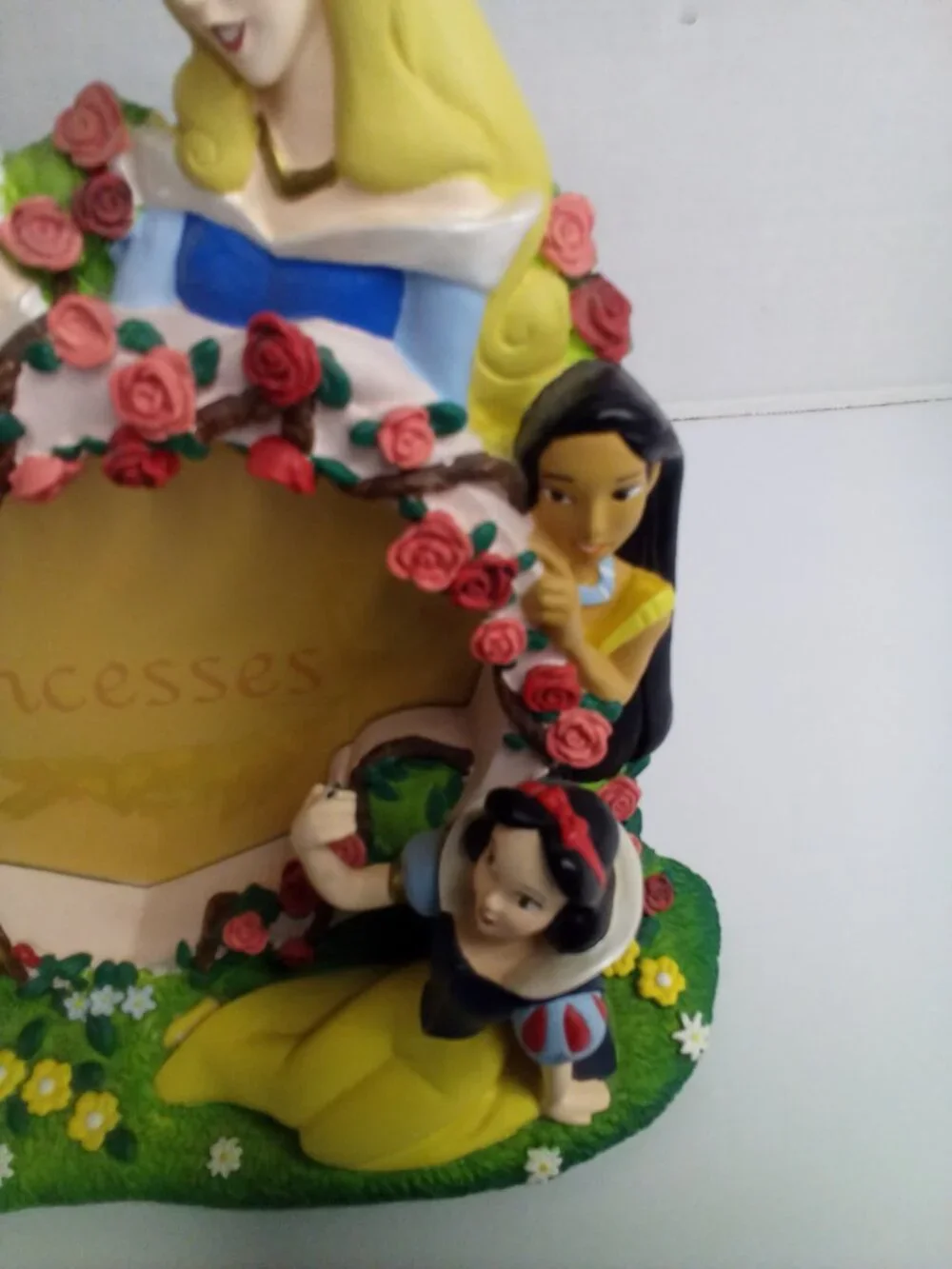 Disney Parks 3D Sculpted Picture Frame Princesses Heart Shape 8